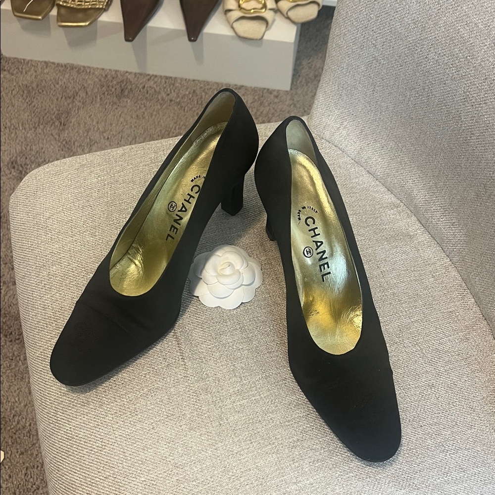 CHANEL Vintage CC Lovo Silk Black Pumps High Heel Shoes - Picture 6 of 15